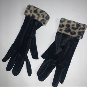 SOLD Black velvet gloves